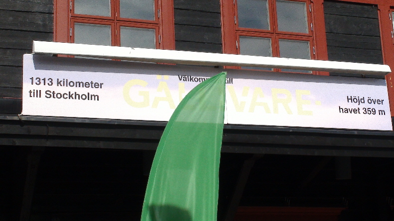 Schild am Bahnhof Gllivare