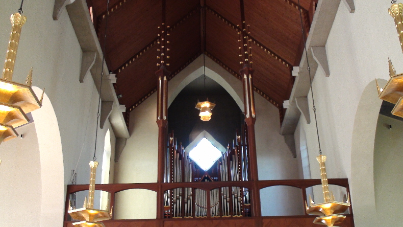 Orgel und Dachkonstruktion