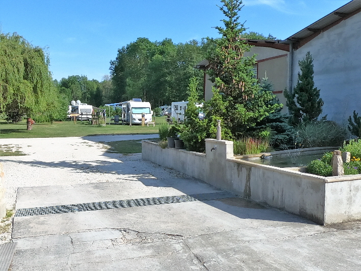 Ver-/Entsorgungsstaion in Aix-en-Othe