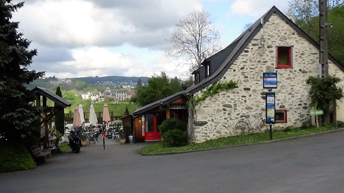 ... mit Aussicht auf den Wallfahrtsort