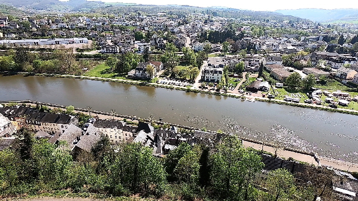 .. auf Saarburg