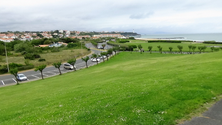 Blick vom Stellplatz zum Leuchtturm von Biarritz