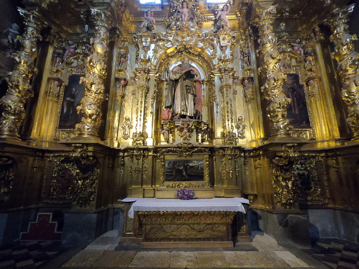 Ein weiterer Altar