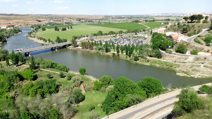 Blick auf das linke Flussufer des Rio Tajo