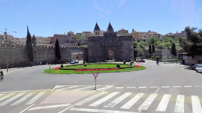 Puerte de la Bisagra
